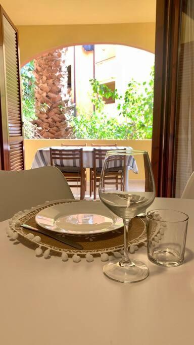 Nest House - Esclusivo Appartamento Marina Di Olbia- Mater Olbia - Beaches - Close To The Airport - Private Parking- Full Comforts - Eksteriør billede