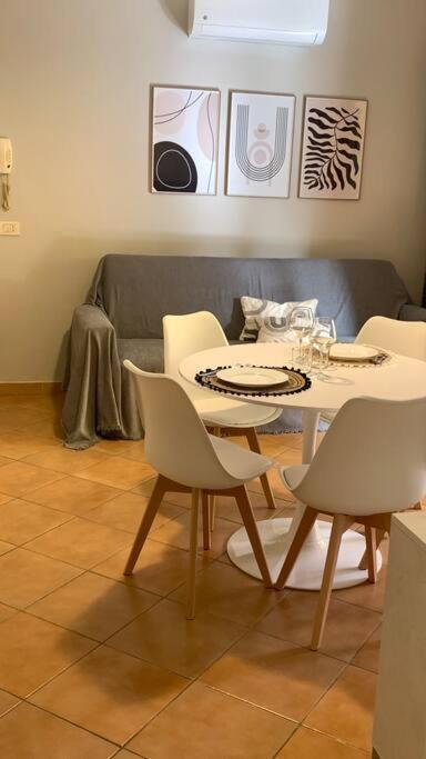 Nest House - Esclusivo Appartamento Marina Di Olbia- Mater Olbia - Beaches - Close To The Airport - Private Parking- Full Comforts - Eksteriør billede