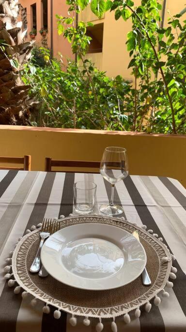 Nest House - Esclusivo Appartamento Marina Di Olbia- Mater Olbia - Beaches - Close To The Airport - Private Parking- Full Comforts - Eksteriør billede